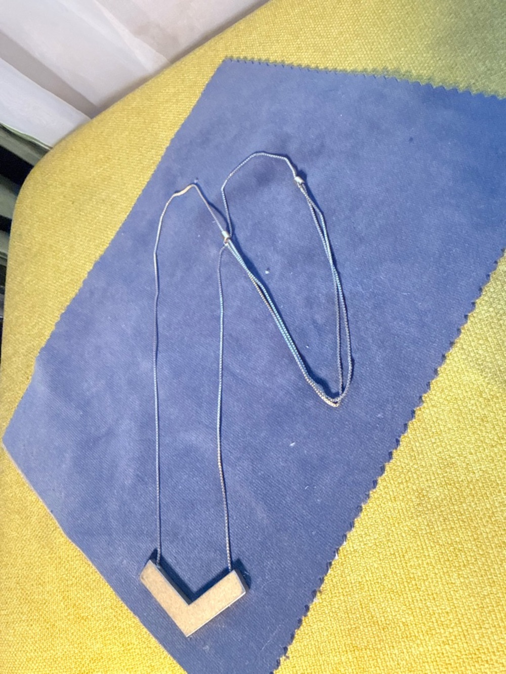 Minimalist V-Shaped Pendant Necklace - gold arrow stack